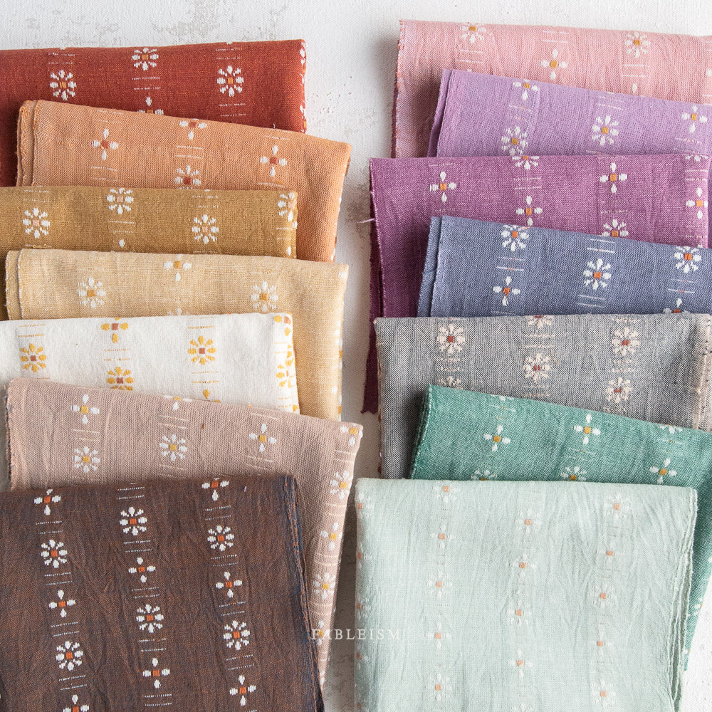 Dove Daisies - Forest Forage Daisies Collection - Fableism Supply Co - FORDAI02DOVE
