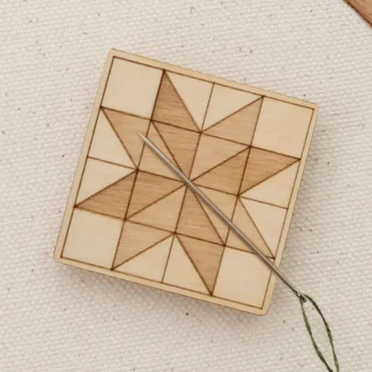 Quilt Block Wooden Magnetic Needle Minder - Oh, Little Wren